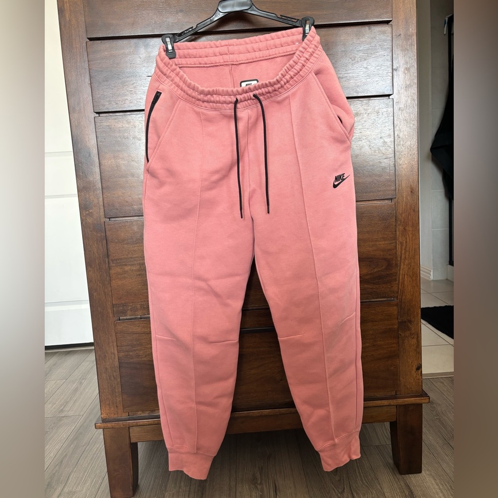 Nike Women’s Soft Pink Jogger Sweatpants